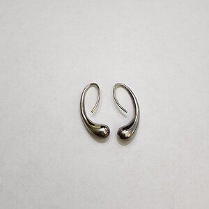 Tiffany & Co Elsa Peretti teardrop sterling silver earrings